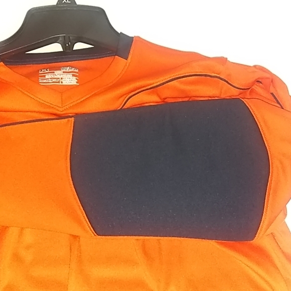 Under Armour Loose Fit Passed Elbow Shirt Size M - Picture 4 of 4